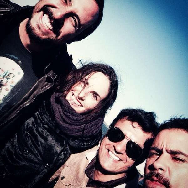 Julián no se ha pronunciado al respecto, solamente compartió un mensaje en Twitter: "DIGNIDAD como principio activo. Feliz noche querdios amig@s". Algunos piensan que se refería a su pasada relación.