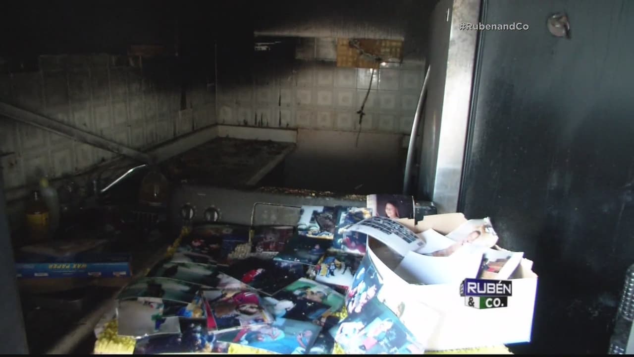 Tras el paso de la tormenta Erika, la casa se quedó sin luz por lo que se fueron a dormir a casa de un familiar. A las 11:03 p.m. recibieron una llamada de un vecino indicándole que chispas salían del patio. Estas se convirtieron en un voraz incendio que los dejó sin hogar.