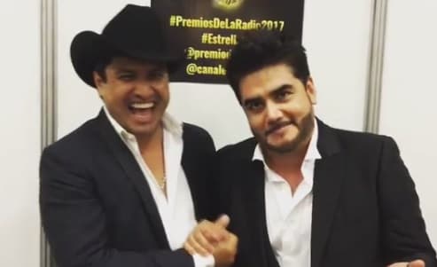 Otra de las sorpresas de la noche, era la esperada aparición de Julión Álvarez y sí lo hizo, pero a través de un video desde Guadalajara, Jalisco, donde simultaneamente se llevó a cabo otro evento de la radio y desde la capital tapatía se enlazó, junto con el locutor Tomás Rubio.