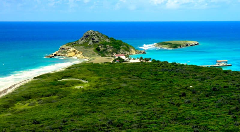 Rescatan navegantes con problemas en altamar