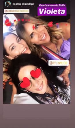 Pero no fue la única famosa en asistir a la fiesta en patines.