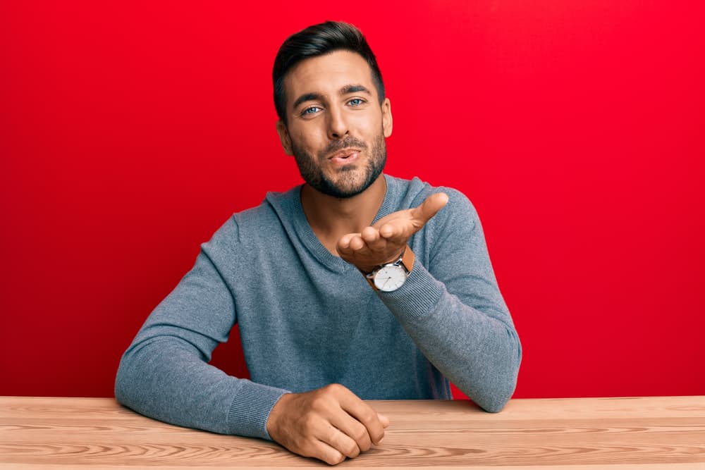 Tu figura brilla, y esa personalidad de signo de fuego que te caracteriza, hace que a donde quieras que vayas, llamas la atención.