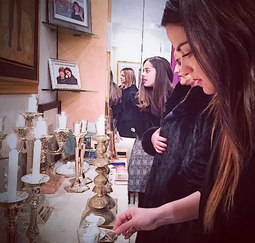 También aprovecha para ir de vacaciones. Esta vez se fue a pasear a Israel.