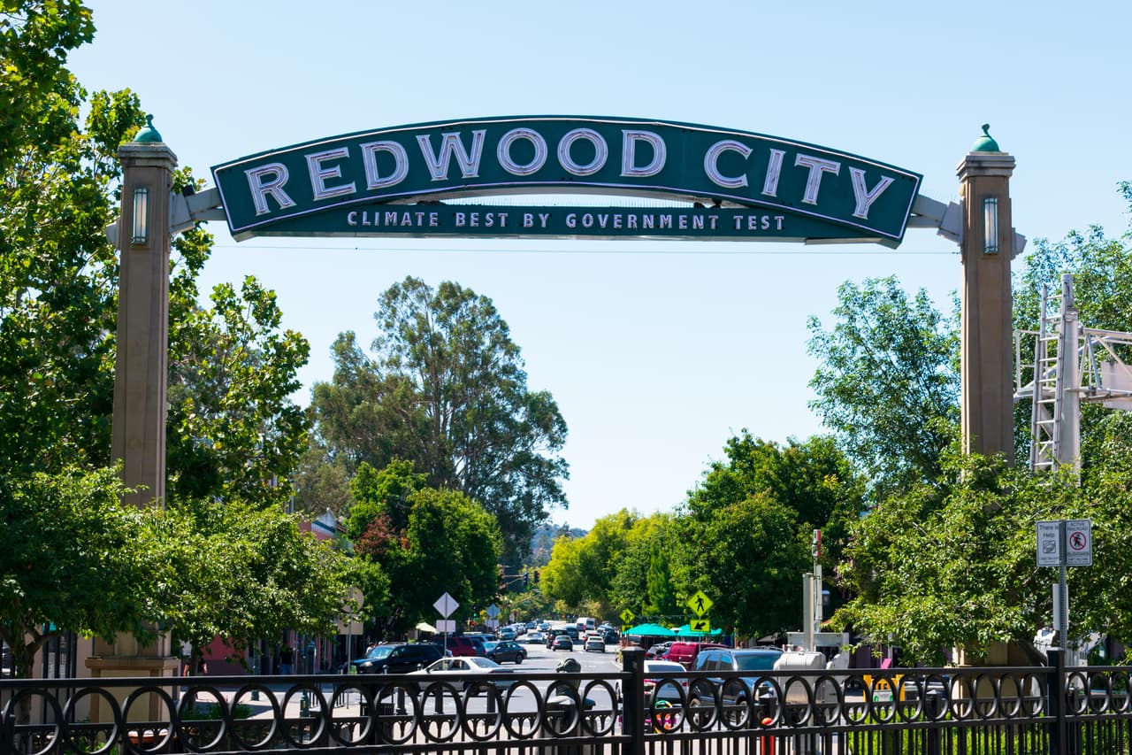 <h2 class="cms-H2-H2">18. Redwood City, California</h2>
<br>
<br>💵
<b>Salario mínimo por hora a partir del 1 de enero de 2023:</b> $17.00
<br>
<br>