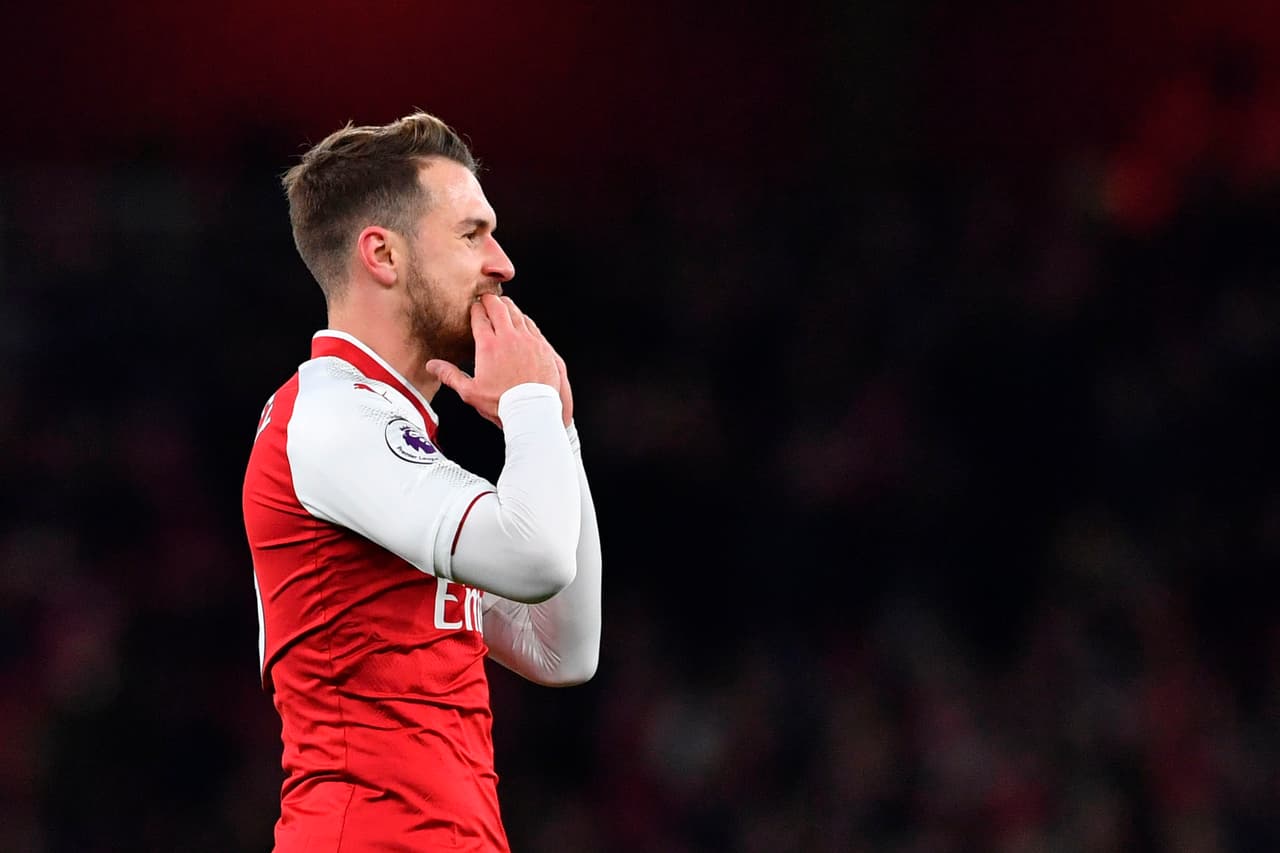 <b>3. Aaron Ramsey (Arsenal): </b>sin sufrir lesiones, el mediocampista galés es una herramienta muy poderosa de los 'Gunners'. Ha aportado con seis asistencias, además de anotar tres goles en lo que va de la temporada. Su calidad está probada y seguirá en ascenso según transcurran los partidos.
