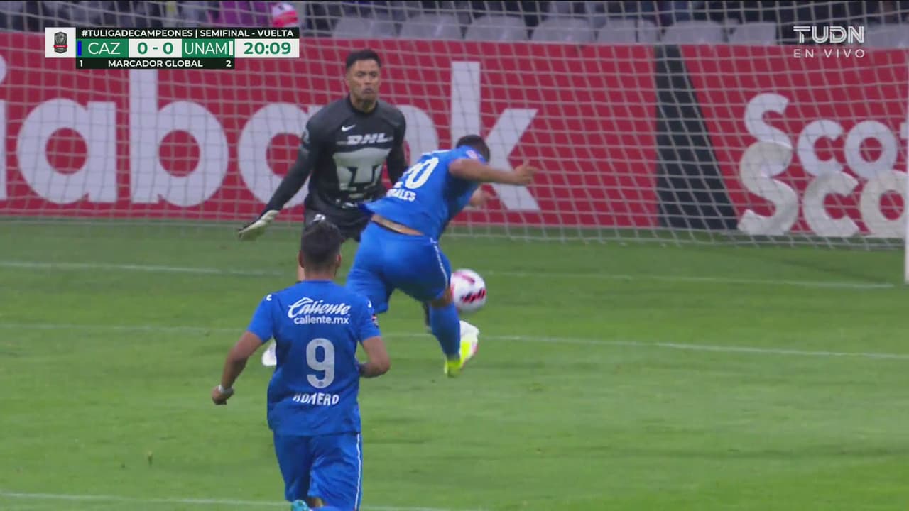 ¡Se la comió el ‘Tanque’! Vuela su tiro en mano a mano ante Talavera