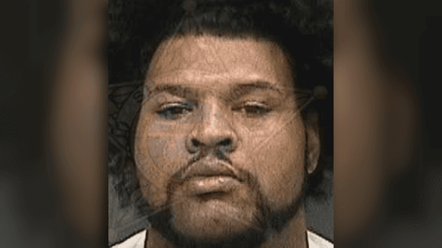 Acusan a un hombre de golpear a su hijastro hasta matarlo por salirse de la cama para comer una galleta