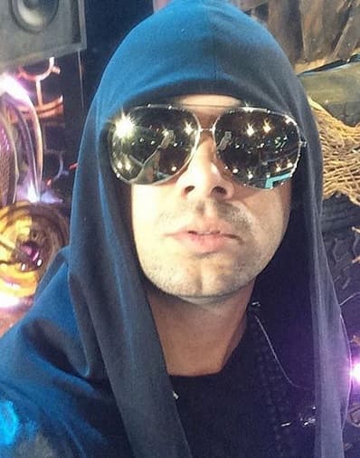 ¿Muy guapo, no? Wisin nos presumió su mejor pose desde los ensayos.