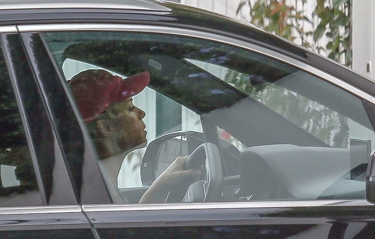 Medios electrónicos españoles aseguran que Shakira exigió la limpieza de cualquier químico que pudiera afectar a sus niños.