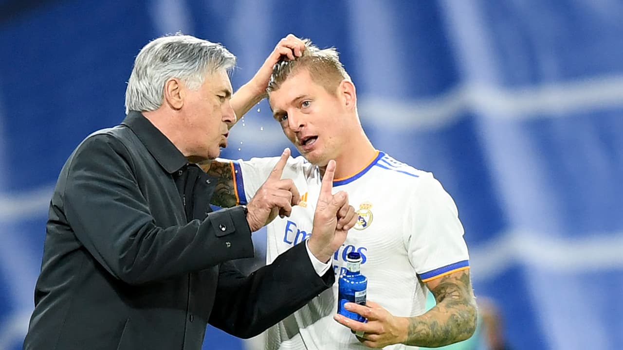 Ancelotti se pronuncia sobre el retiro de Kroos: "Es un hombre con hue..."