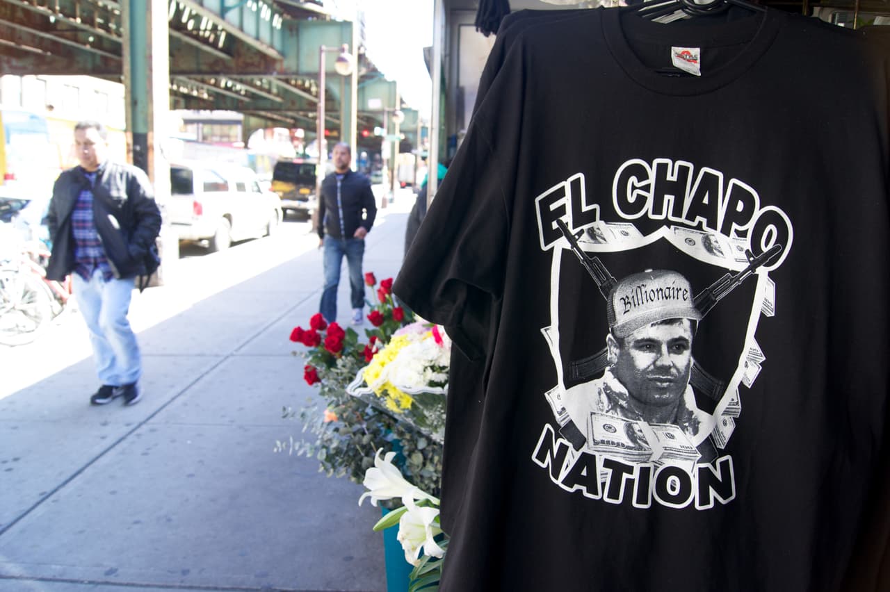 Camisas como ésta, se observan con frecuencia en las calles de Queens.