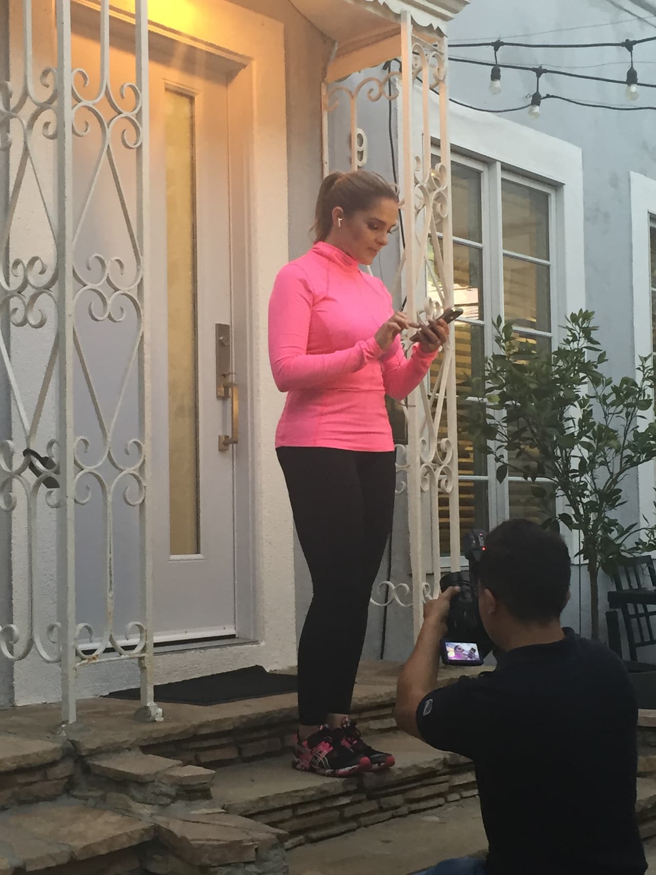 Han sido amigos por muchos años pero ahora, Renzo y Maria Esther comenzarán una aventura al integrar juntos un nuevo show de radio.