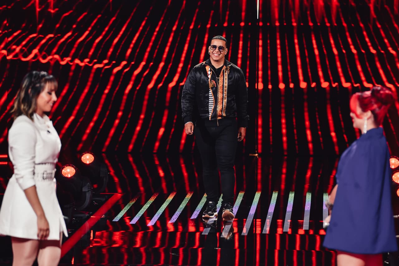 Aunque esta pareja logró que Daddy Yankee cantara desde su lugar, Olga Tañón quedó insatisfecha con esta presentación, pues ella la había cantado con Jenni Rivera. Tras una complicada discusión entre Olga, Joss, Natti y Daddy Yankee, el productor ejecutivo determinó que la decisión quedaría en manos del público.