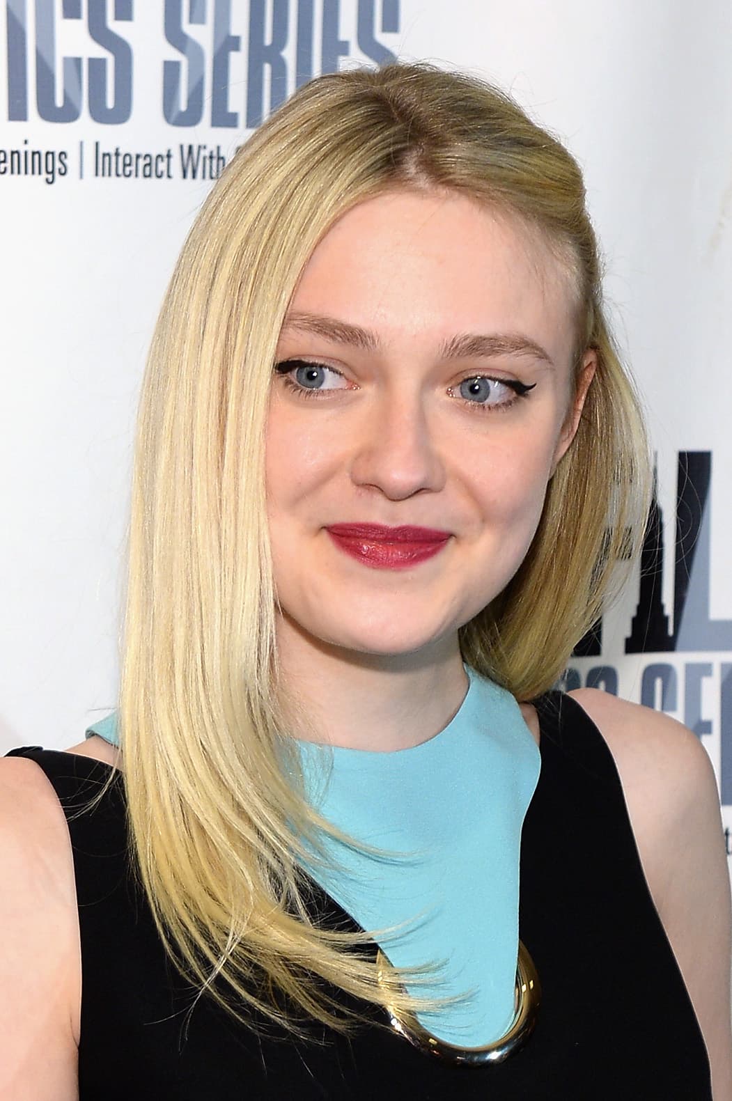 Dakota Fanning estaría todo el día burlándose de las opiniones de sus compañeros.