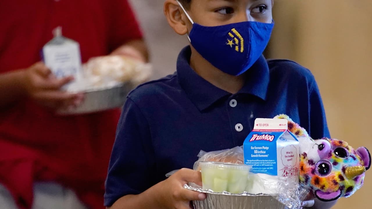 Utah pide a latinos tomar precauciones especiales contra el Coronavirus durante la navidad