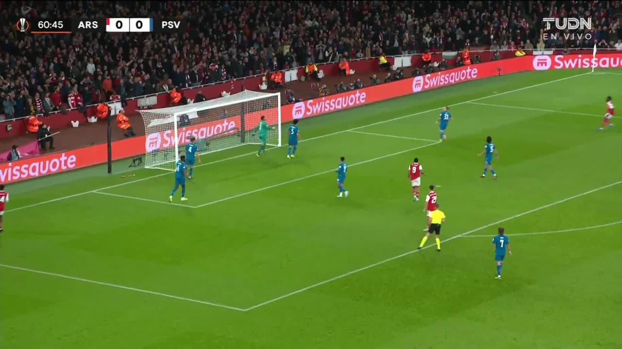 ¡TIRO ATAJADO! disparo por Gabriel Jesus.