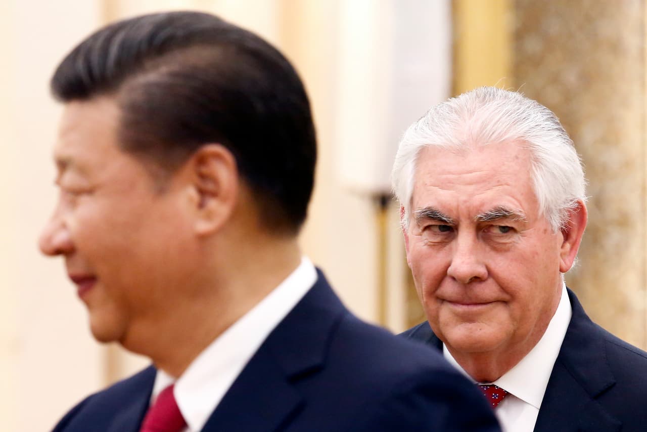 La prueba norcoreana que coincidió con la llegada a Pekín, el sábado, del nuevo jefe de la diplomacia estadounidense. Horas antes de reunirse con el presidente chino, Xi Jinping, Rex Tillerson aseguró que Pekín y Washington iban a trabajar "juntos para ver si podemos llevar al gobierno de Pyongyang a cambiar de posición (...) y alejarse del desarrollo de armas nucleares".