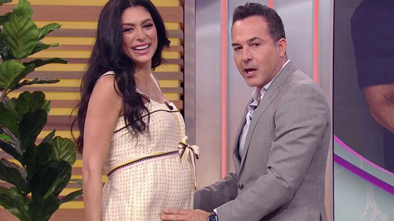 La noticia mejor guardada de los futuros padres dejó a todos los presentadores sin palabras, sobre todo al ver el tamaño de la barriguita de Vanessa.