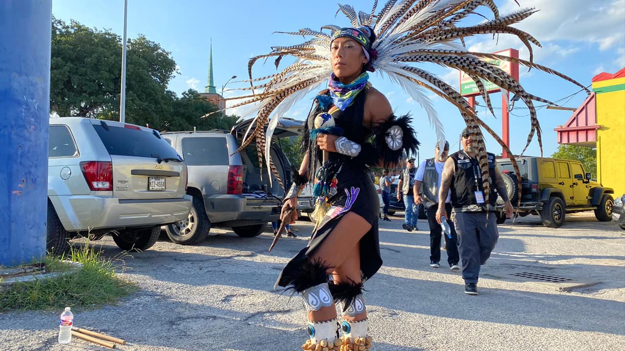 Itztli Zazil, Danza prehispánica. “Apoyamos a la comunidad hispana para que los hechos no queden sepultados en el olvido y no vuelvan a suceder”, indicaron.