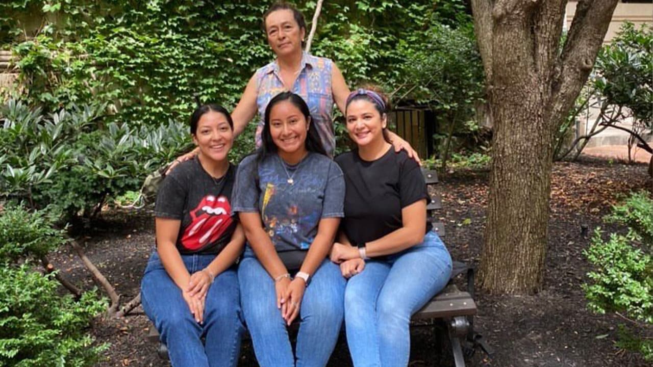 "Me despierto aquí y no siento que esté en Nueva York", dijo Alondra en una entrevista con Univision 45.