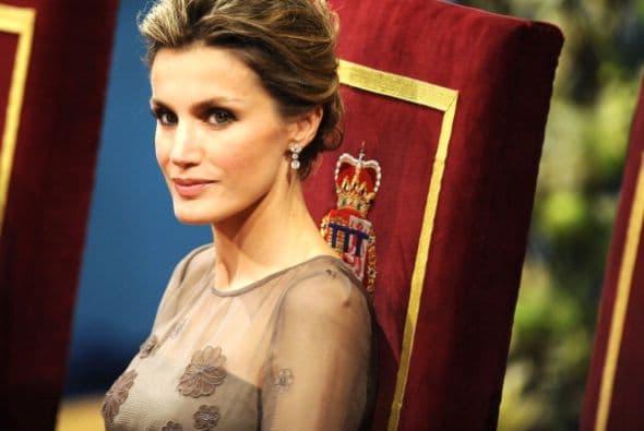 En los actos oficiales, Letizia no teme usar transparencias.