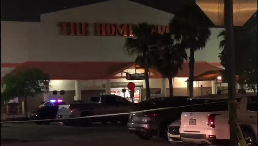 Tiroteo en el estacionamiento de un Home Depot de Miami-Dade involucra a una sargento de la policía 