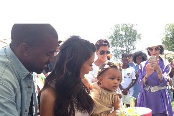 Durante su primera fiesta de cumpleaños.