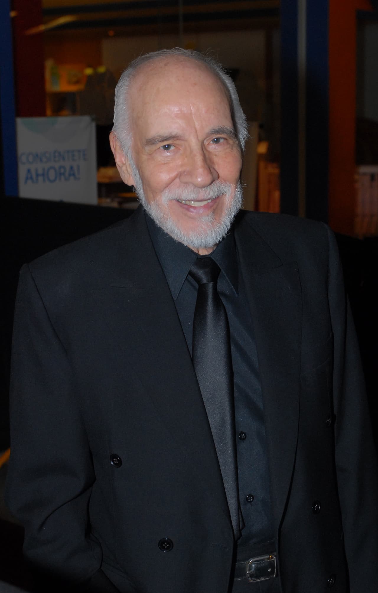 El actor Aarón Hernán, famoso por su trabajo en cine, teatro y televisión 
<b>falleció este domingo 26 de abril,</b> así lo reportó la Asociación Nacional de Actores en 
<b><a href="https://www.instagram.com/p/B_dvPFjDT6S/" target="_blank">Instagram</a></b>.