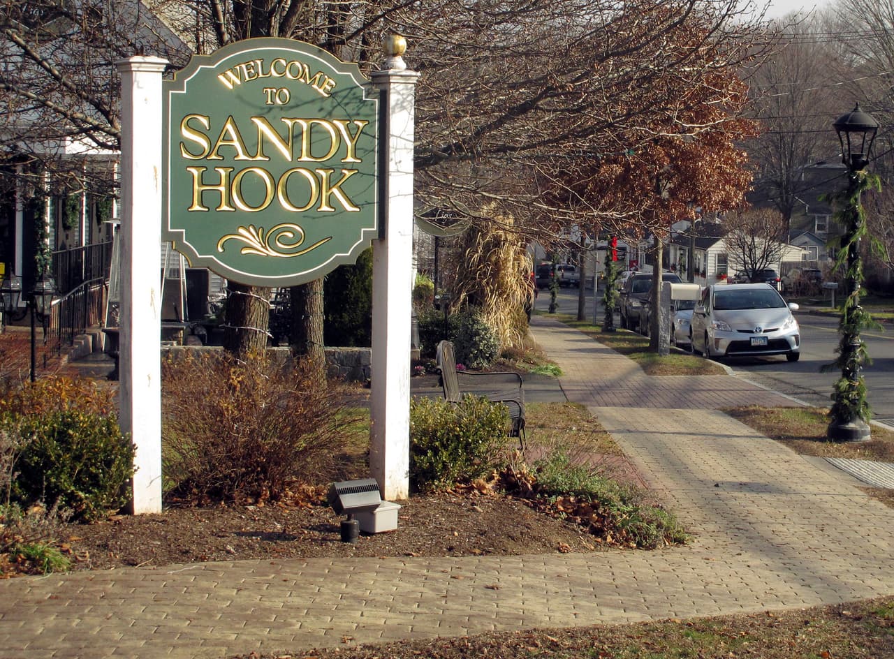 Indemnizan con $450,000 al padre de un menor que fue asesinado en la masacre de Sandy Hook
