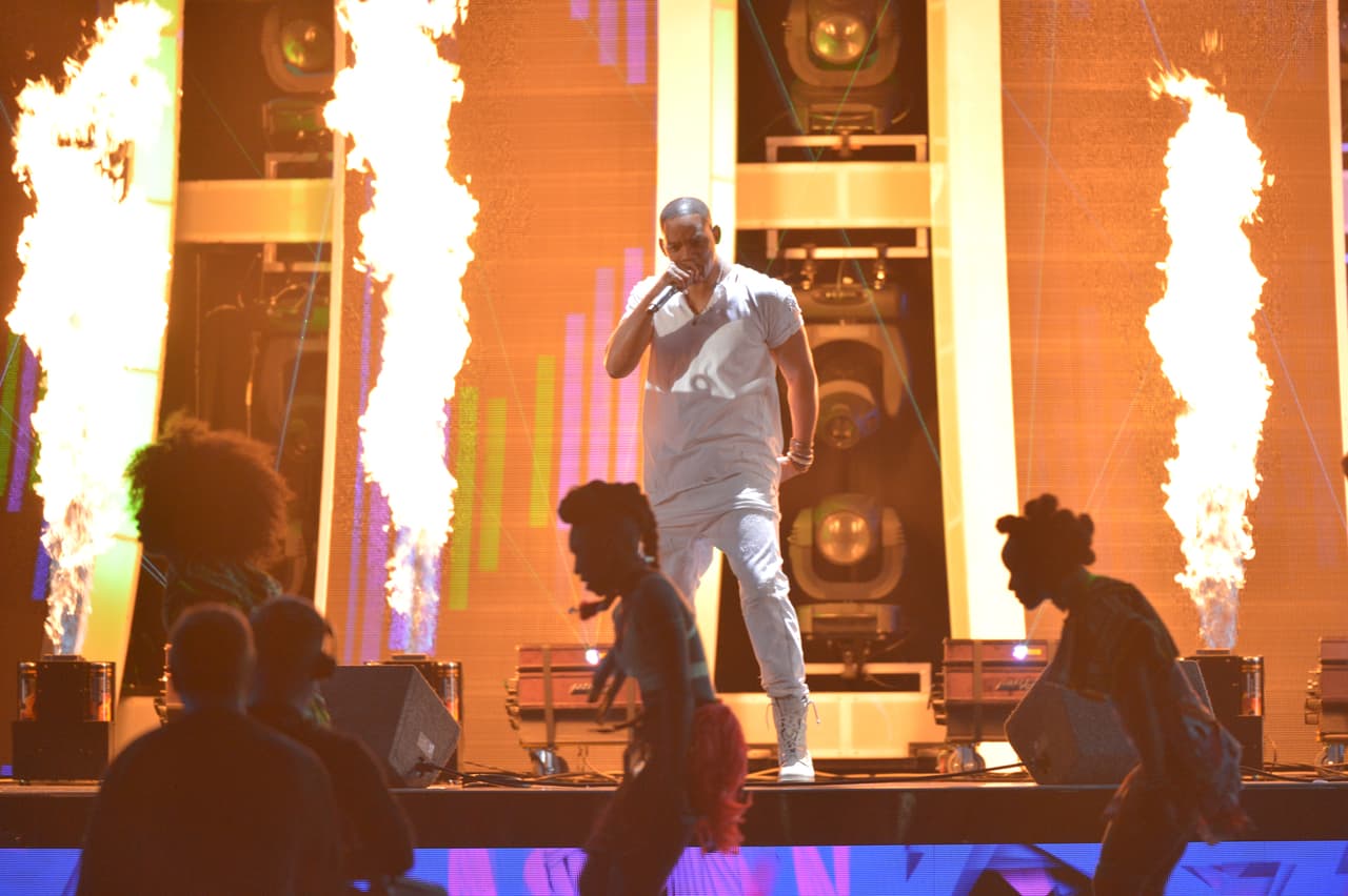 Will Smith llegó al escenario a prender la noche.