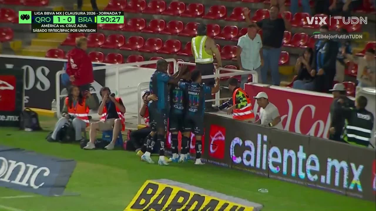 ¡Gol de Querétaro! Julio Palacios fusila a Jurado al 90’
