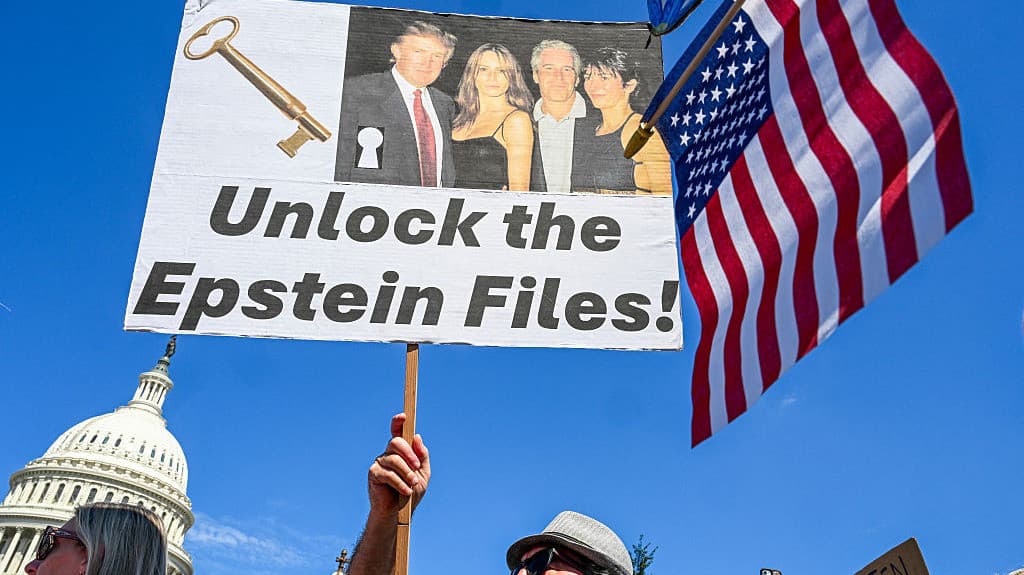 En un minuto: Recientes publicaciones reavivan las menciones al presidente Trump en el caso Epstein
