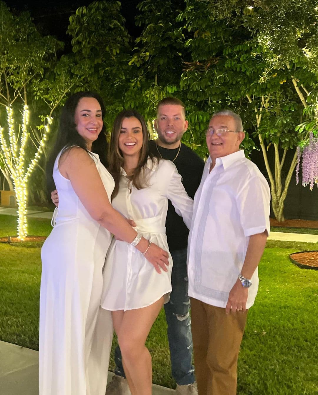 “Ellos dos definen mi vida. Siempre actúo bien por ellos y se los agradezco muchísimo. Gracias por inculcarme el respeto, el buen corazón y la paciencia”, dijo. 
<br>