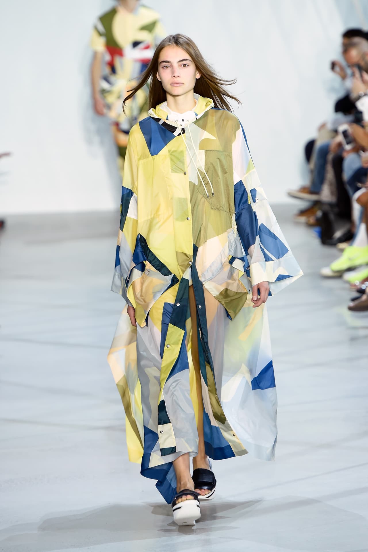 El sábado Lacoste presentó su colección de primavera en la que todos los colores fueron protagonistas.