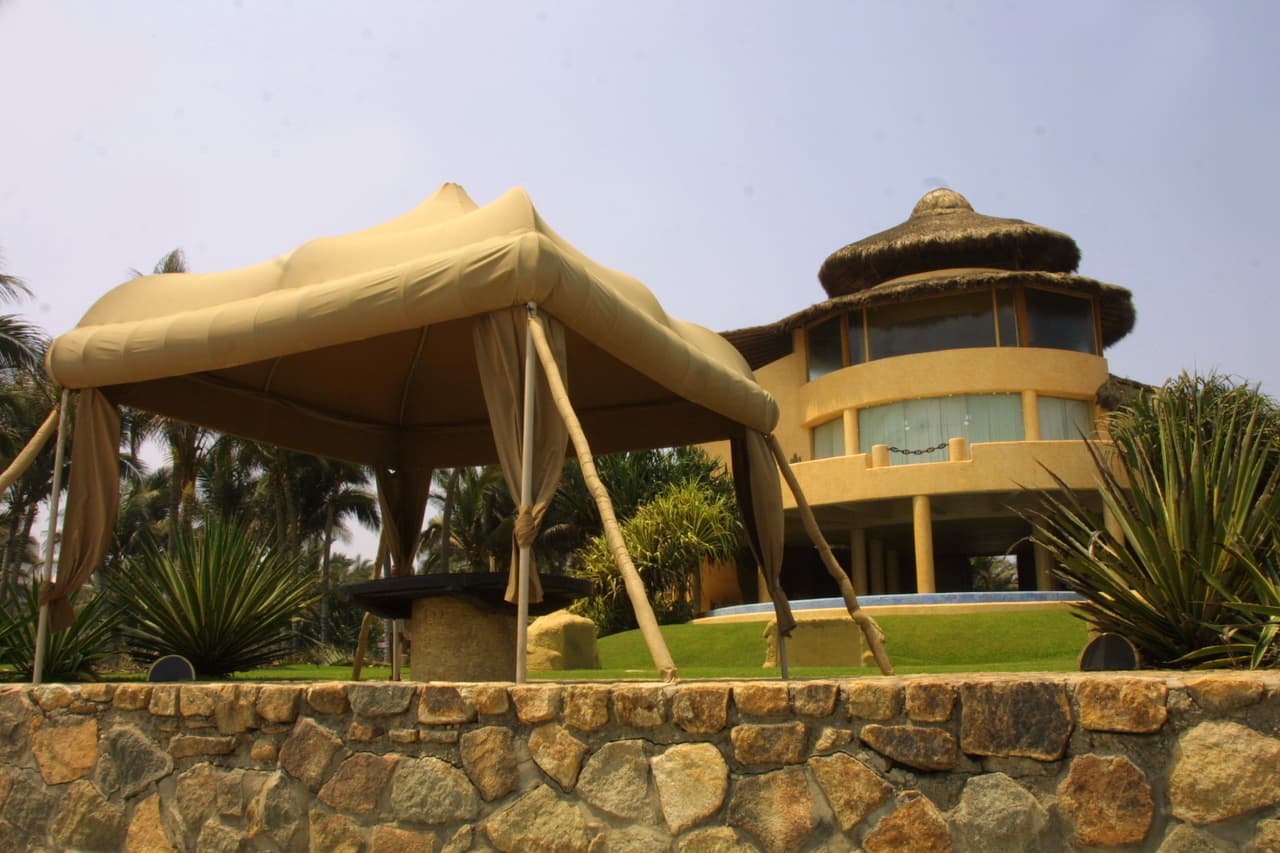 El cantante Luis Miguel vivió muchos años en esta casa en Acapulco, Guerrero.