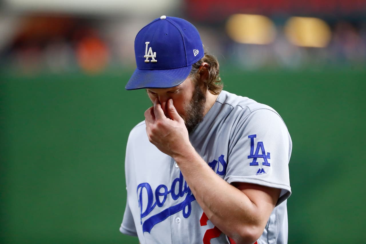 Clayton Kershaw tuvo una mala salida en la que permitió 6 carreras limpias en 4.2 entradas. Es la primera vez en la carrera del zurdo que los Dodgers pierden un partido que él abrió y los Dodgers le dieron 6+ carreras de apoyo.