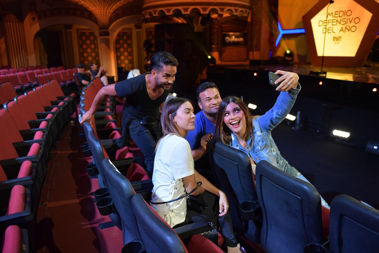 Pero eso sí, siempre hay tiempo para una selfie.