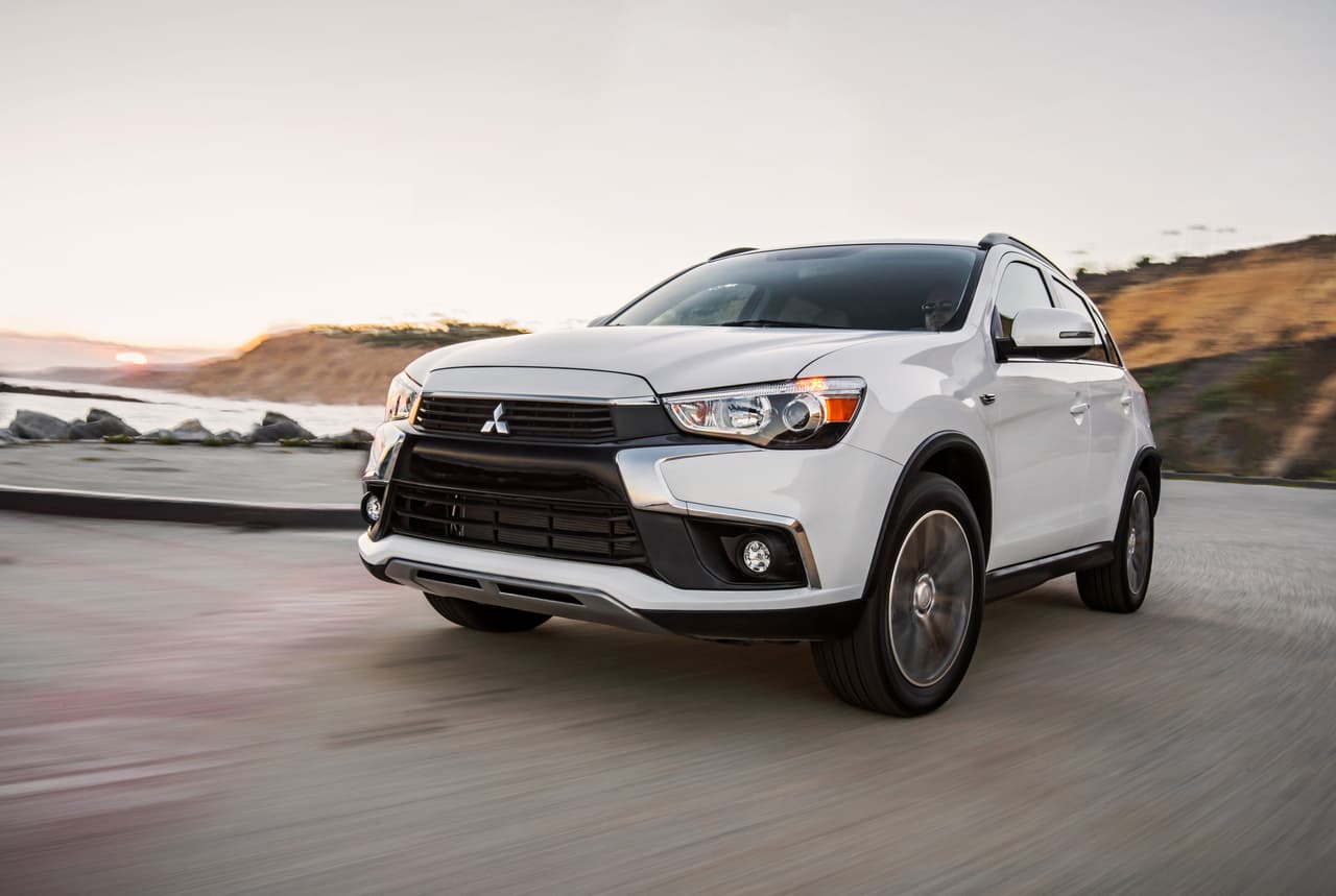 Los Angeles Auto Show: Mitsubishi Outlander Sport 2016