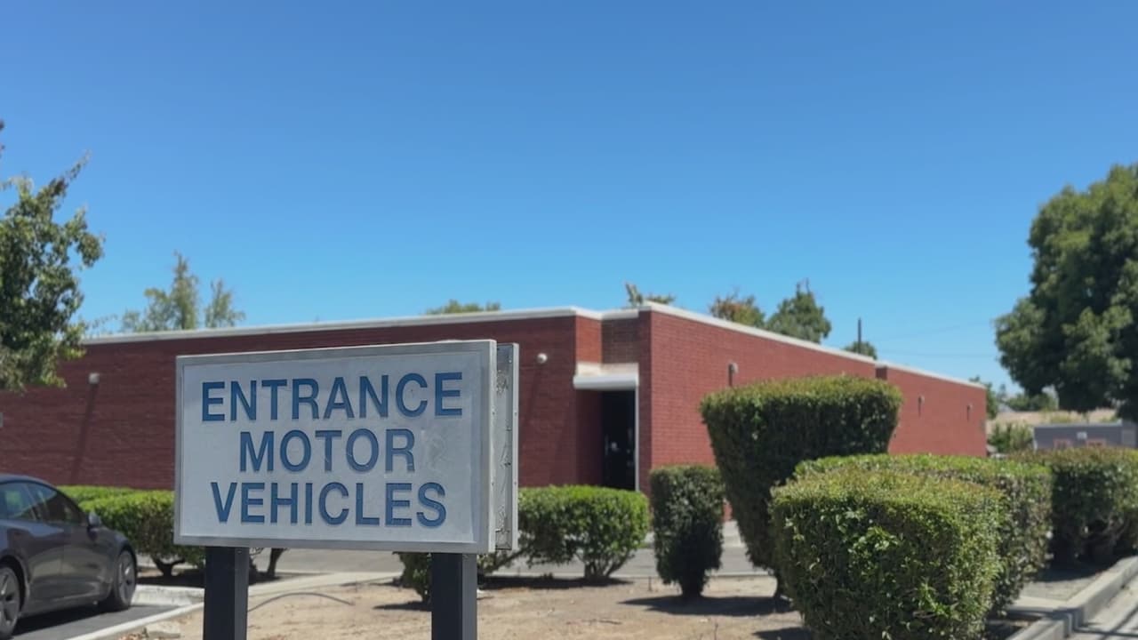 Continúa la investigación del DMV sobre irregularidades en miles de exámenes escritos de manejo