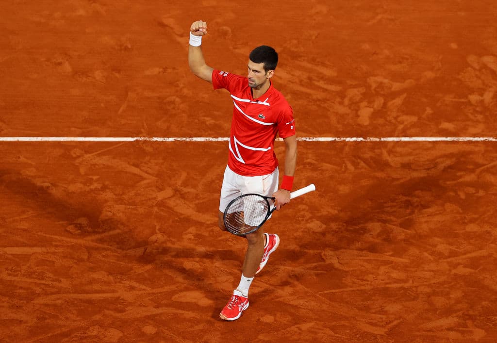 Rafael Nadal venció a Diego Schwartzman con parciales de 6-3, 6-3 y 7-6. Djokovic derrotó a Tsitisipás con parciales de 6-3, 6-2, 5-7, 4-6 y 6-1.