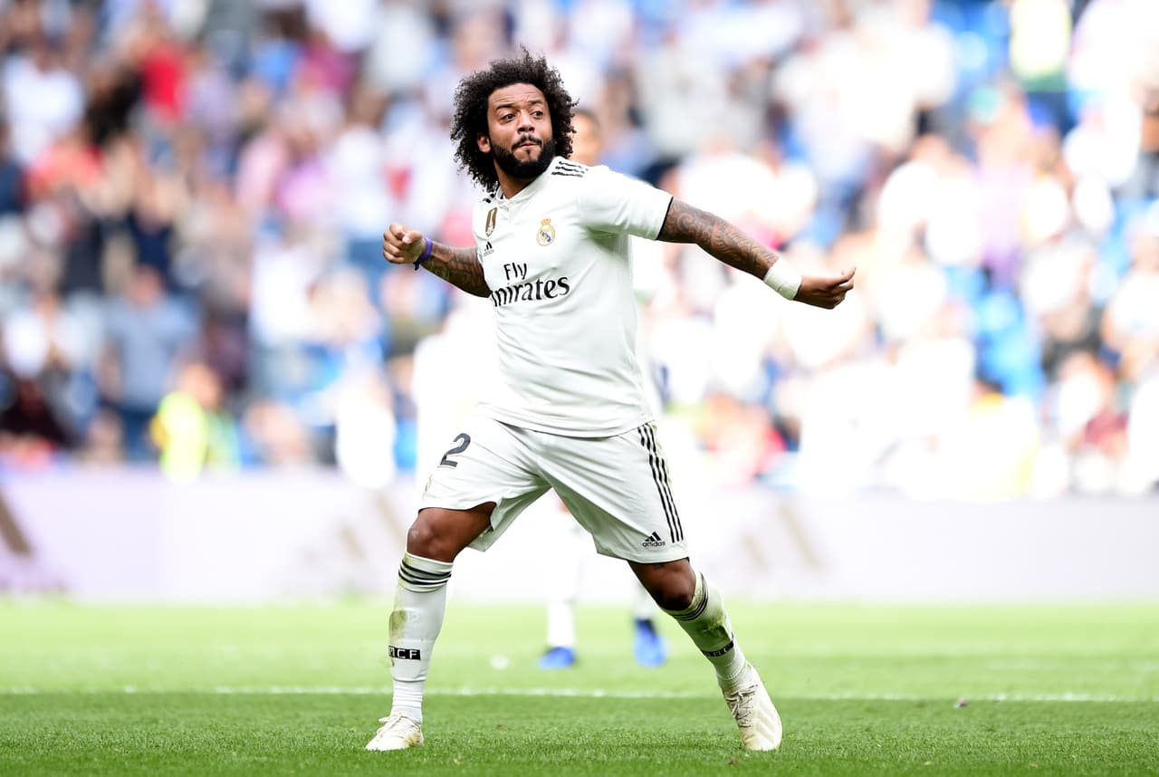 Al minuto 72 llegó la alegría y la esperanza al lado madridista cuando Benzema le sirvió un balón a Marcelo frente al arco para que enganchara y sacara un balonazo potente.