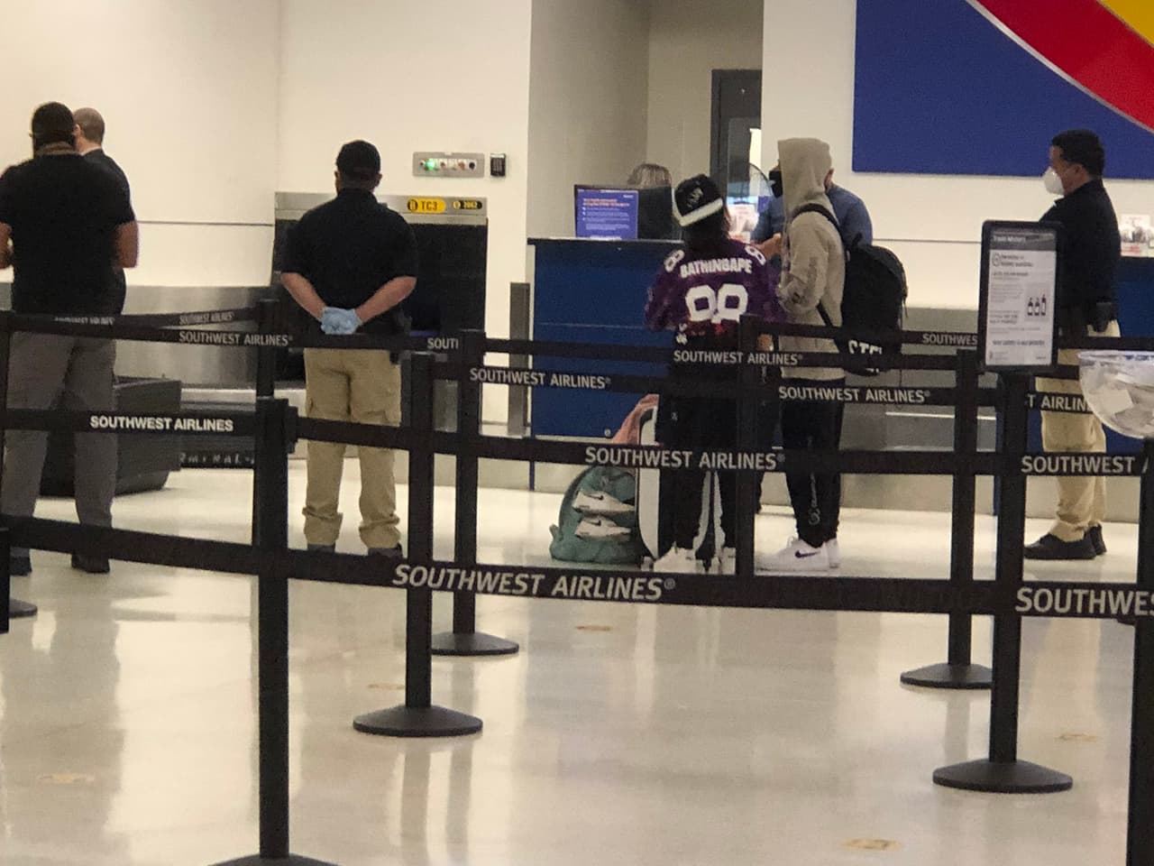 Policía interviene contra otras dos personas en el aeropuerto involucradas en la fiesta de Morovis 