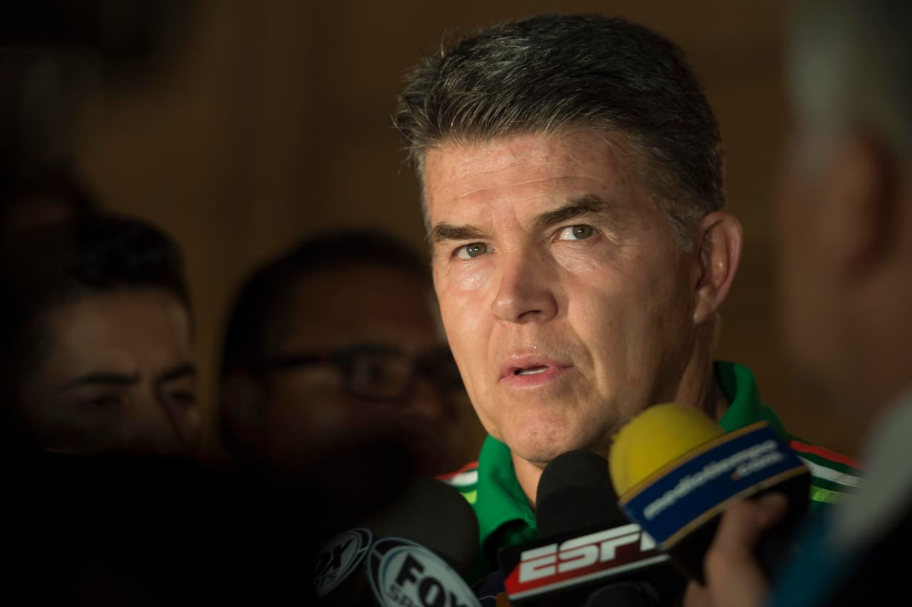 Héctor Gonzalez Iñárritu se desmarca de la agresión de Miguel Herrera
