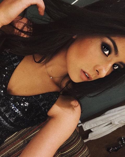 La primogénita de Ramones estudia en Canadá.