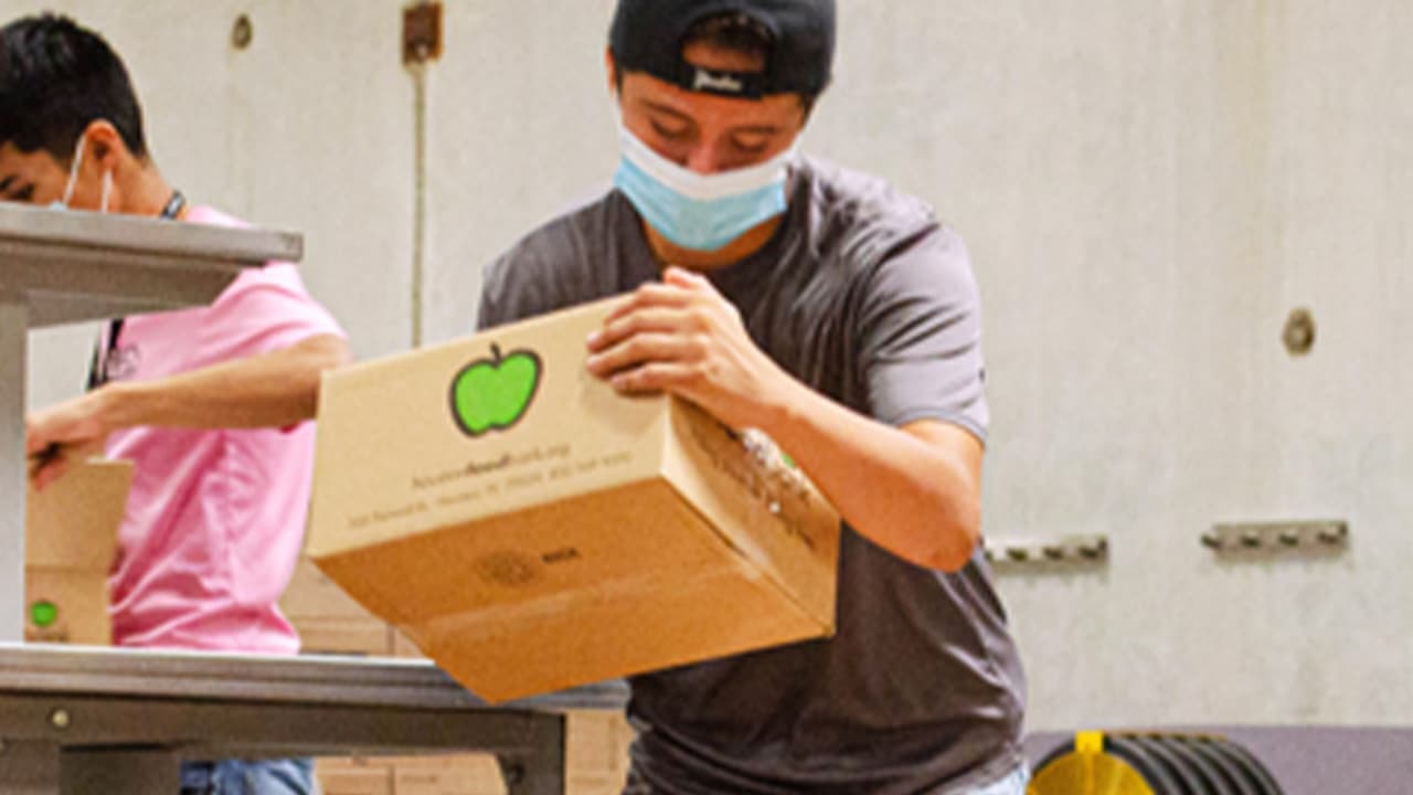 Las personas que no puedan llegar por razones de salud o transporte puede comunicarse al teléfono 7
<b>13 752 2582</b> para registrarlos.
<br>