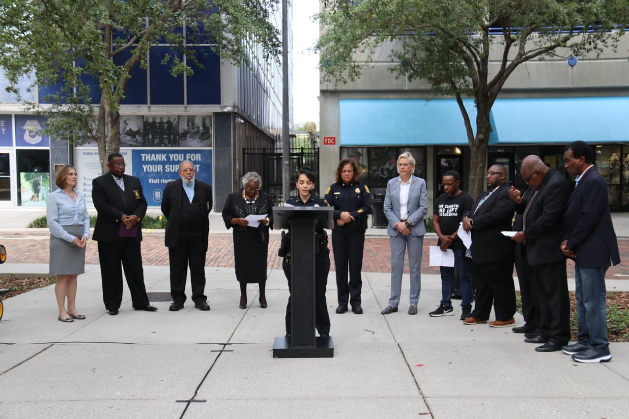 Algunos señalaron que más allá de la legislación sobre la venta de armas, el cambio también comienza con la participación política local y en nuestras interacciones diarias entre nosotros.
<br>