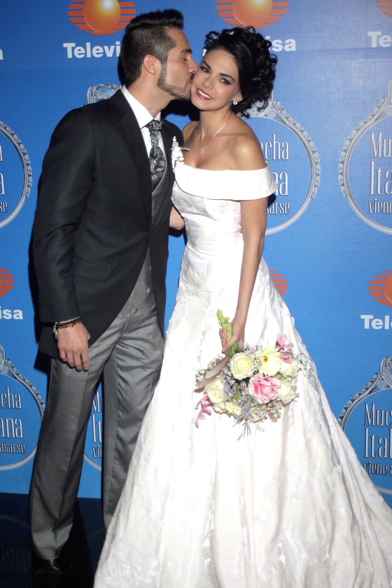 ¿Será capaz de conquistarla? De lo que estamos seguros es que nos regalarán momentos inolvidables. ¡Livia luce hermosa con ese vestido!