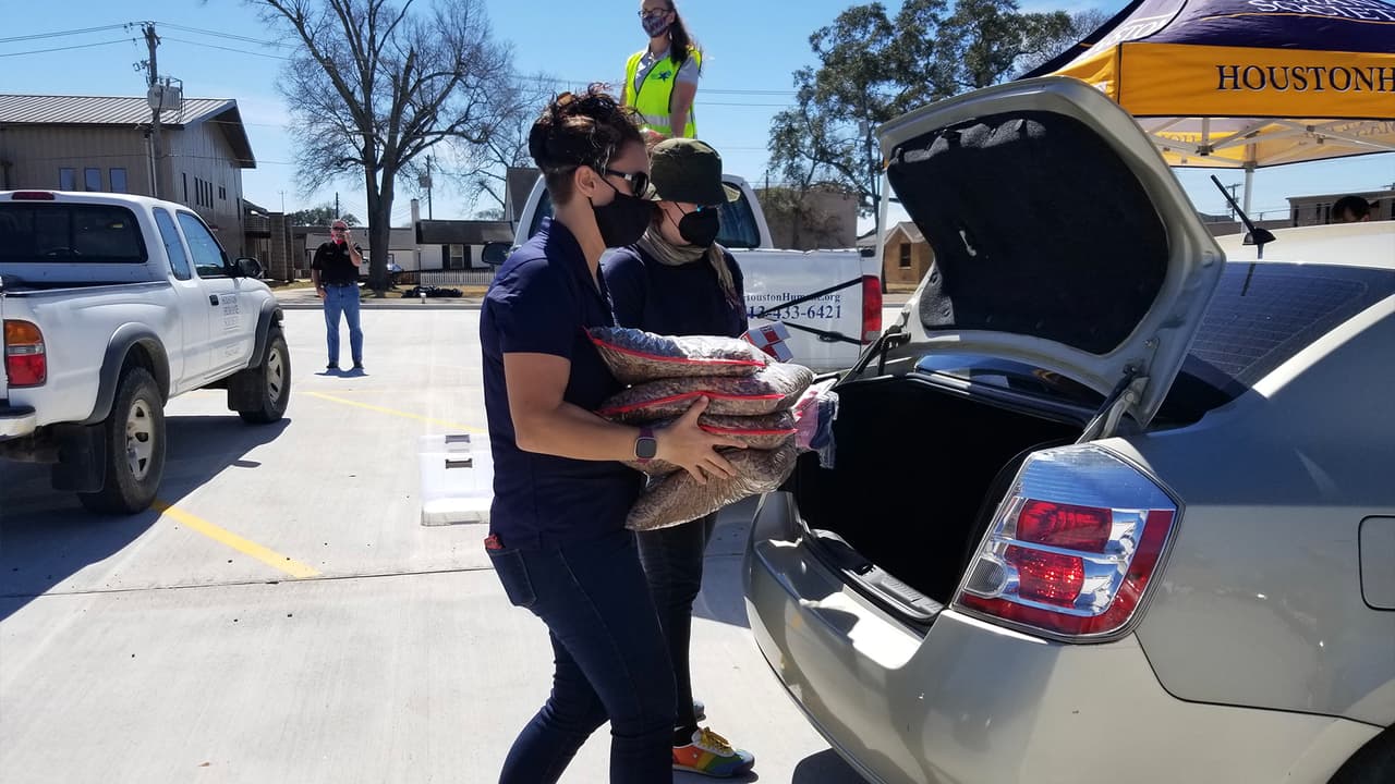 La 
<a href="https://www.univision.com/local/houston-kxln/animales-cabras-spca-nombre-fotos">Sociedad Protectora de Animales de Houston </a>está realizando eventos para entregar comida para mascotas de manera gratuita tras la grave tormenta invernal que impactó la región la semana pasada.