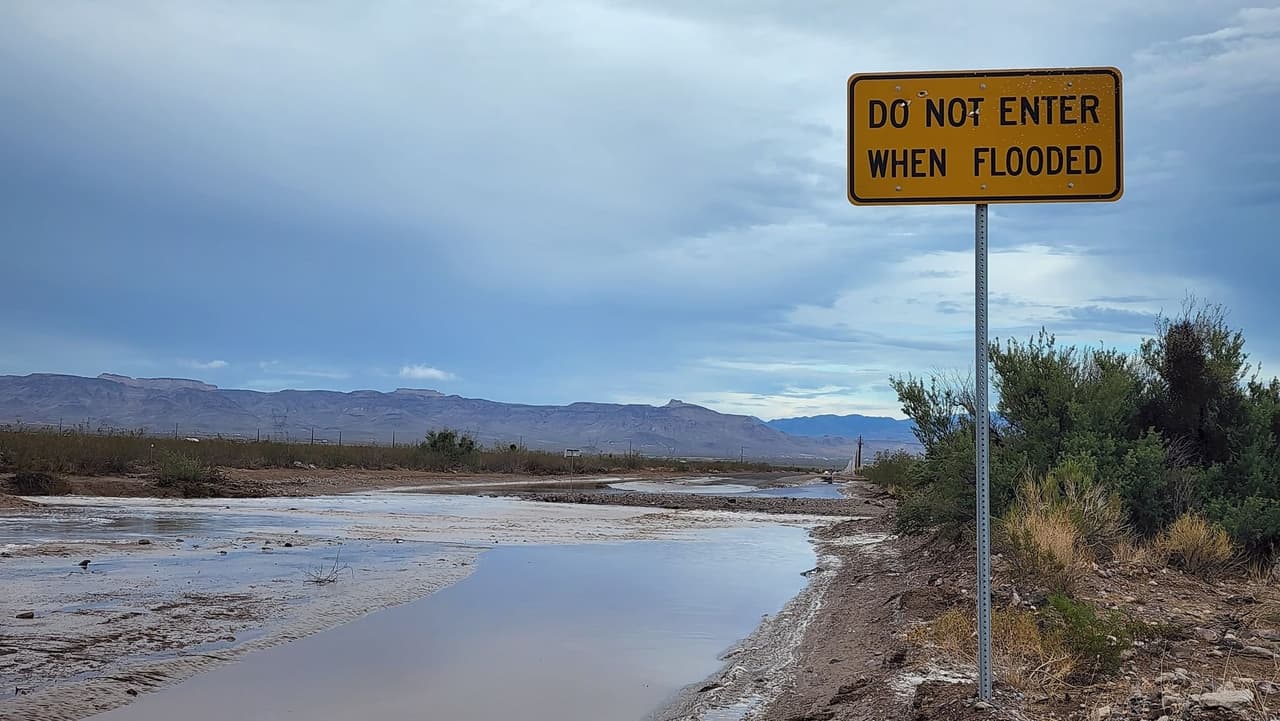 Sin embargo, aprovecharon las escenas para recordarle a la población que evite ponerse en peligro y no transite carreteras inundadas.