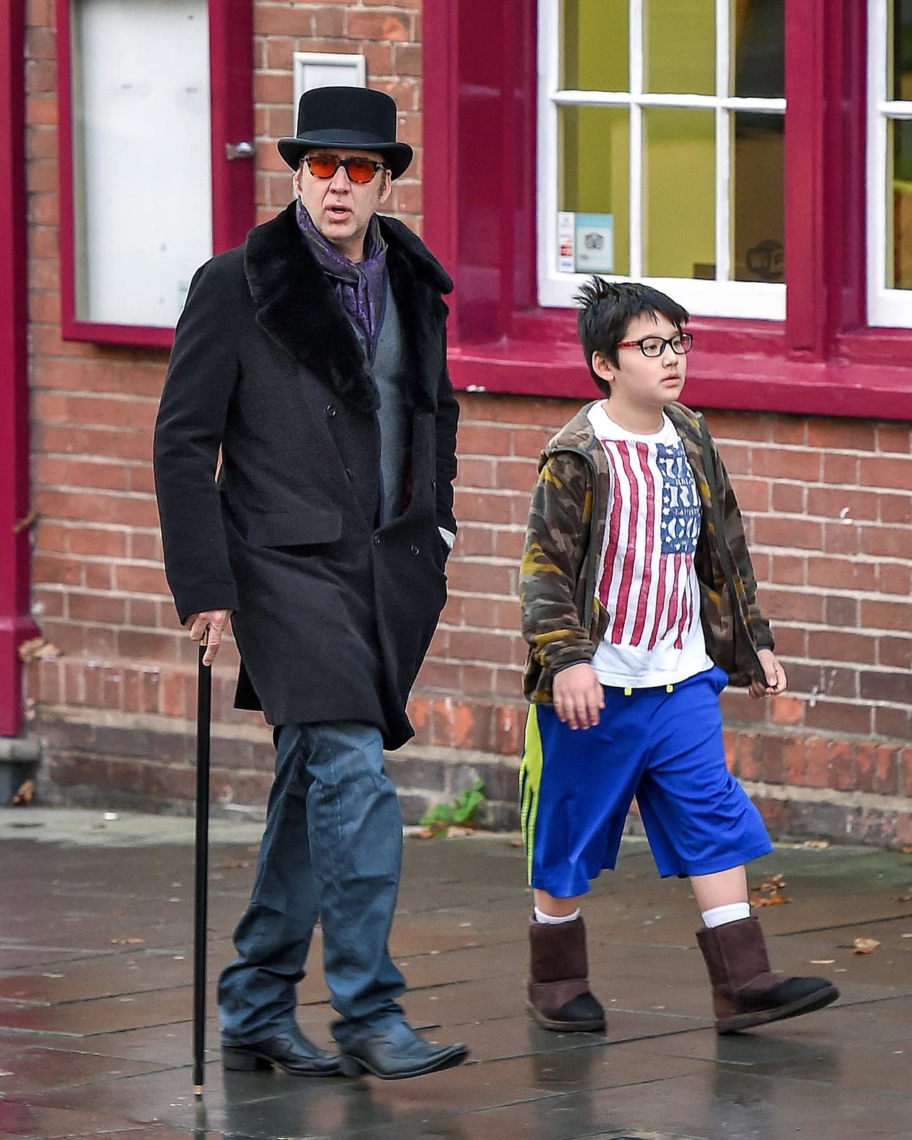 ¿Willy Wonka? ¿Scrooge? Nooo, es Nicolas Cage y su hijo Kal-El.